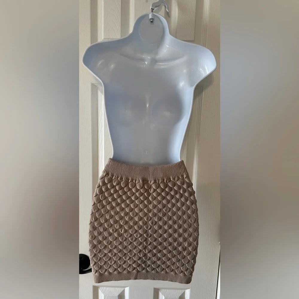 Tyche Taupe 3D Textured Knit Mini Skirt – One Size